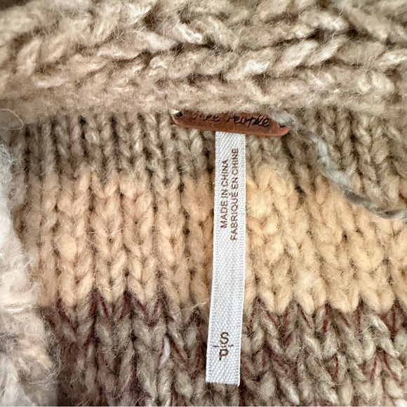 Free People Stripe Chunky Ruffled Cardigan Sweater Size Small 23778 - Picture 8 of 12